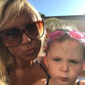 Meet your Posher, Christine